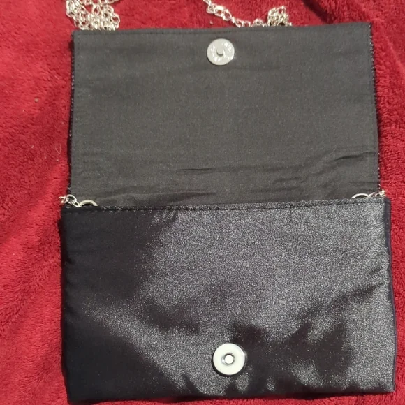 Elegant Silver Rhinestone Evening Clutch - Picture 3 of 4